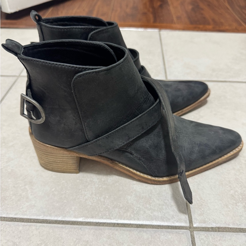 Free People Back Loop Ankle Boot Size 37.5 Washed Black
